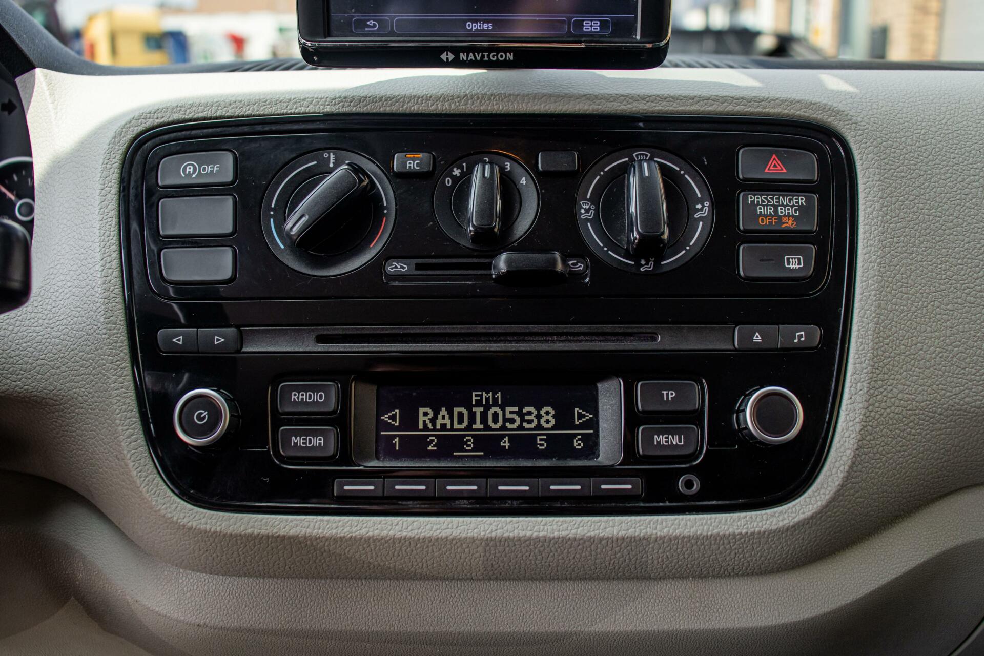 45810970-12.jpg