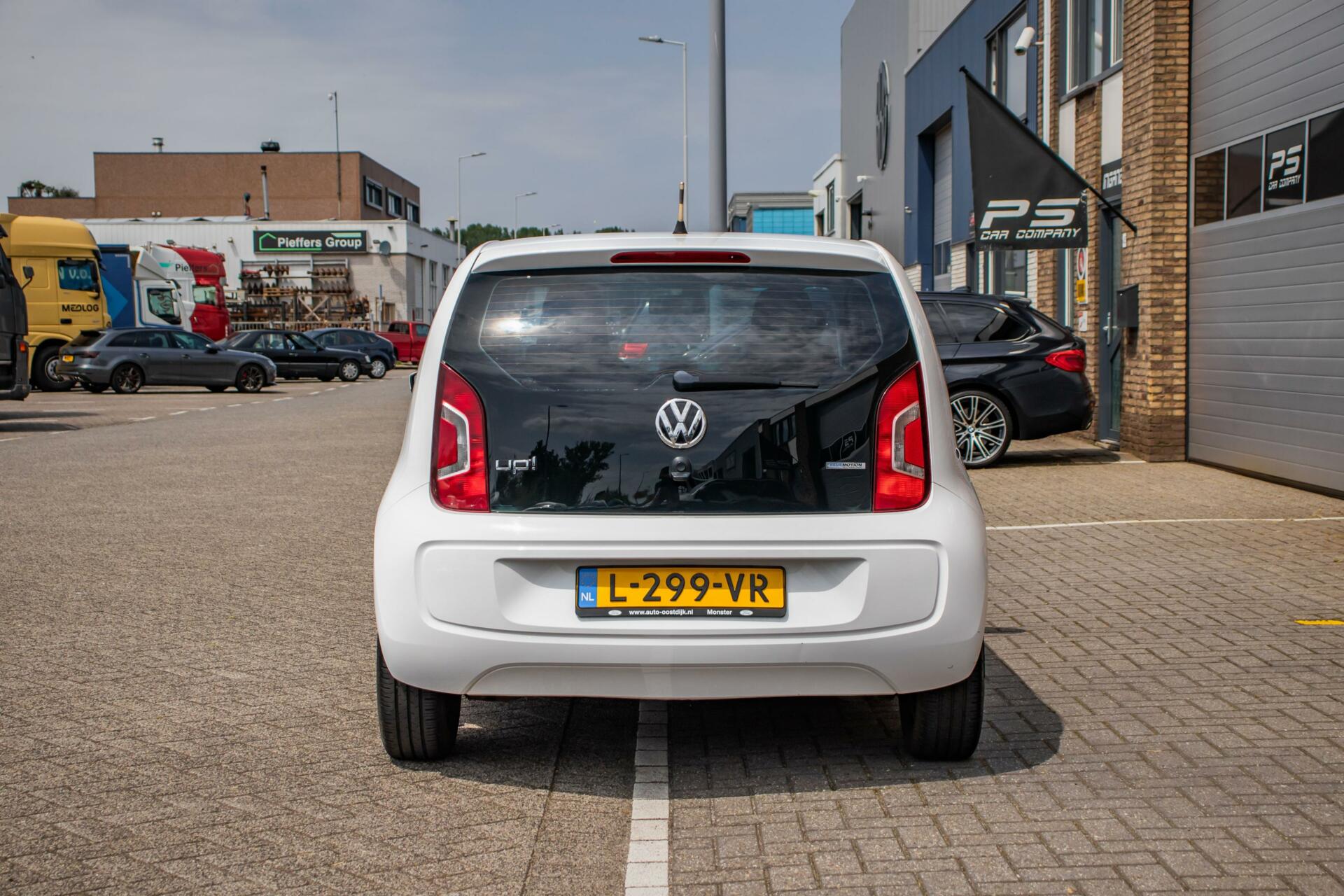 45810970-4.jpg