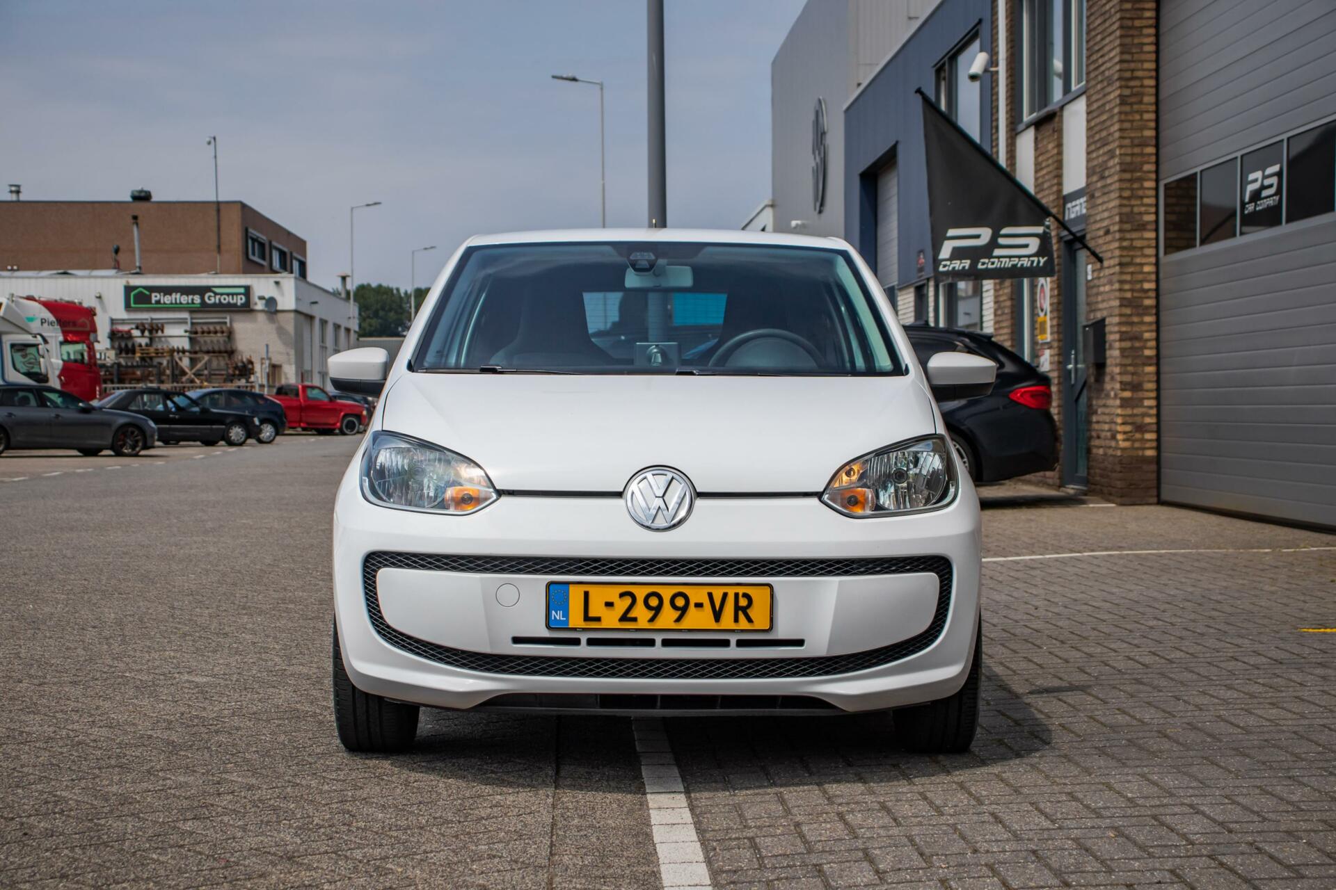 45810970-8.jpg