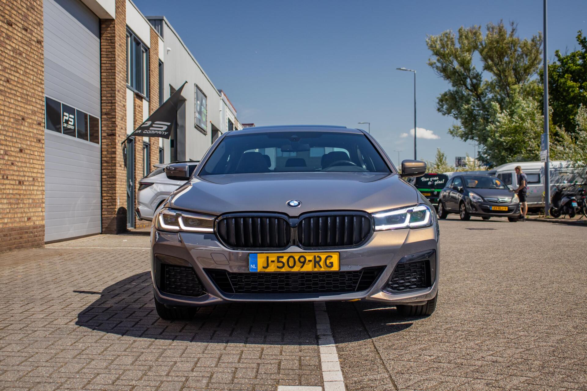 46307202-8.jpg