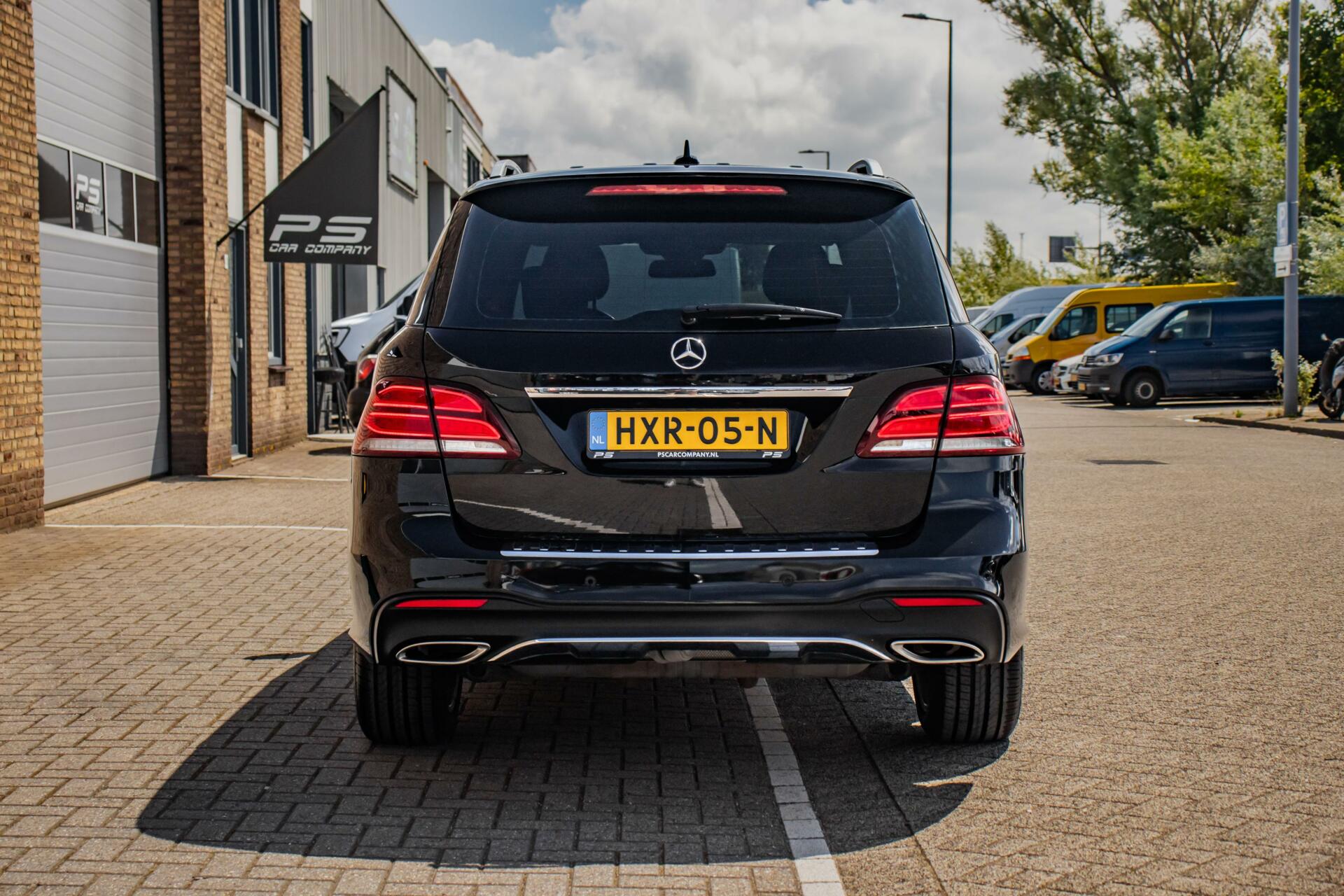 46591583-4.jpg