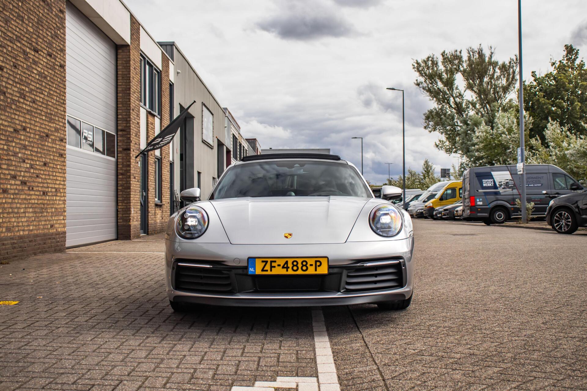 47284604-8.jpg