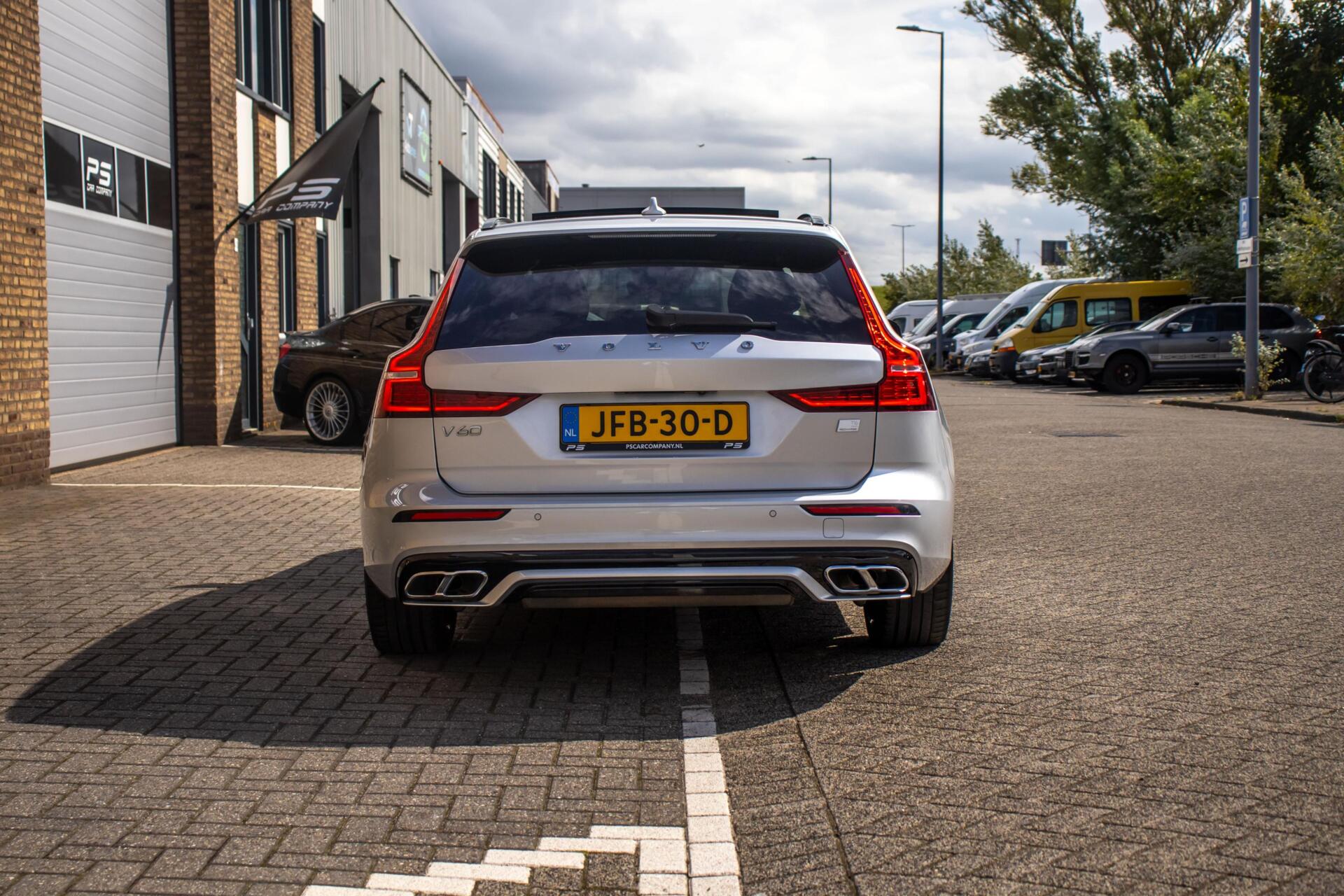 47444356-4.jpg
