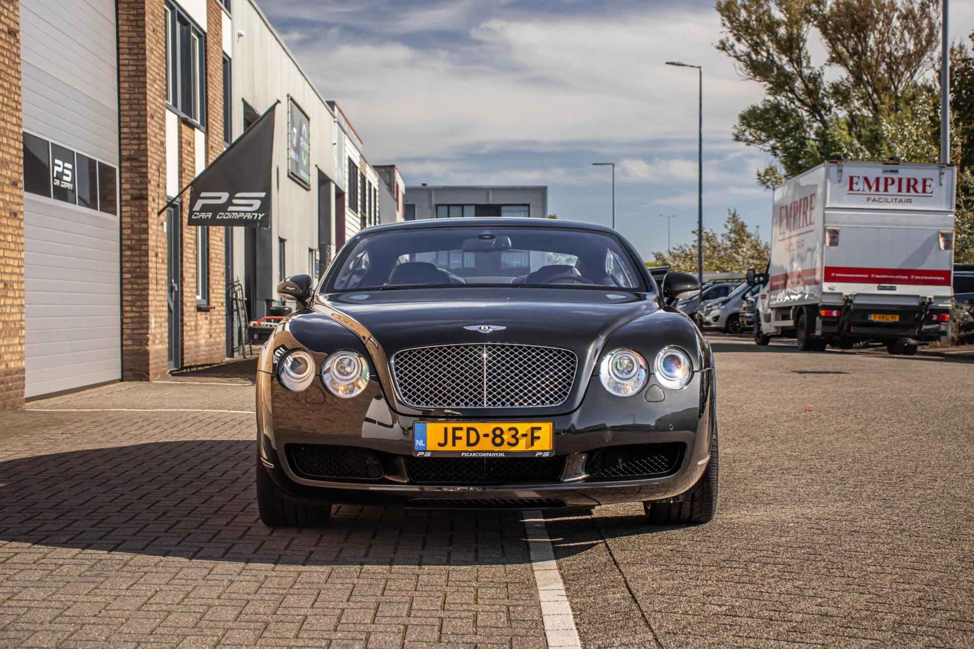 47827562-8.jpg