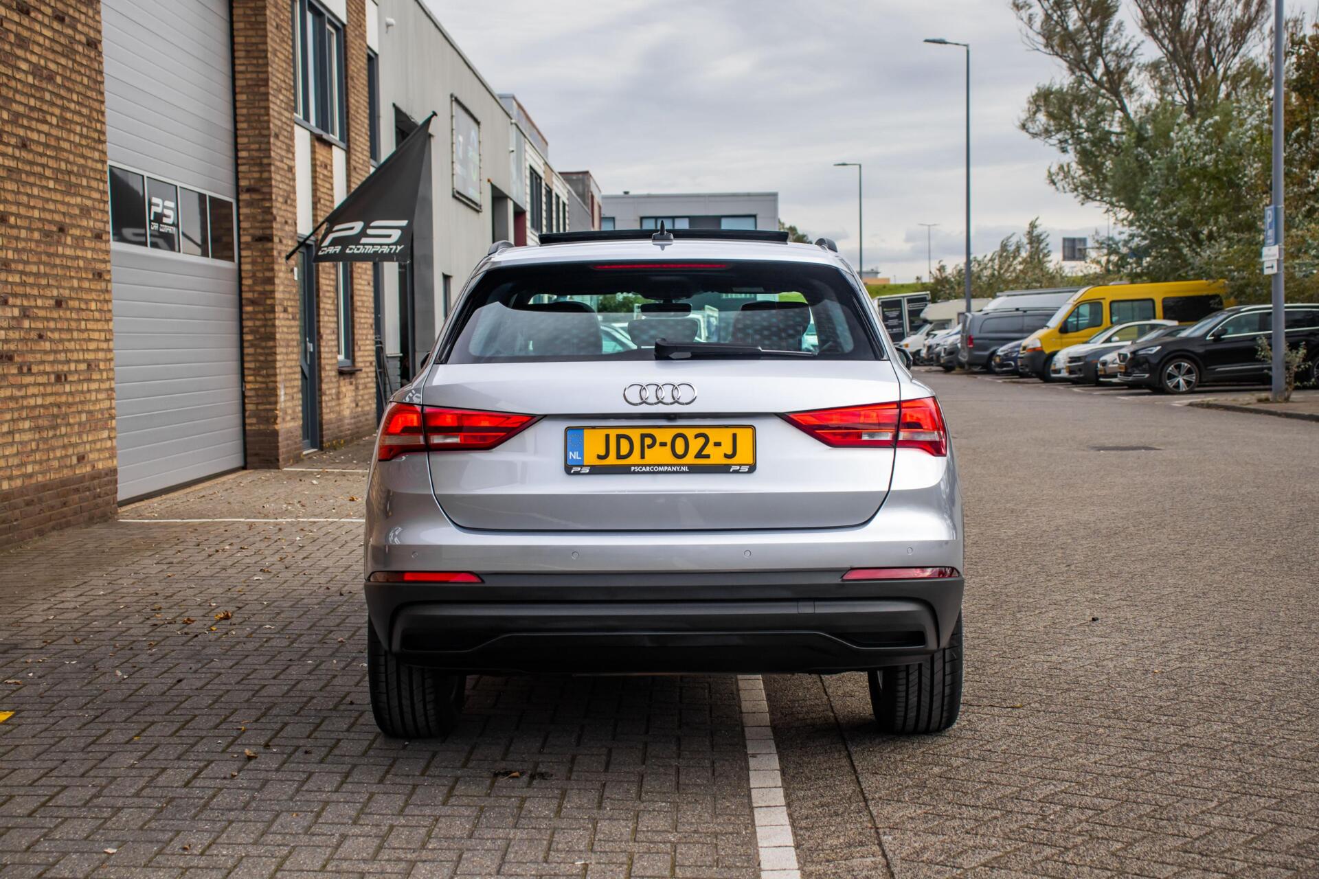 47896379-4.jpg