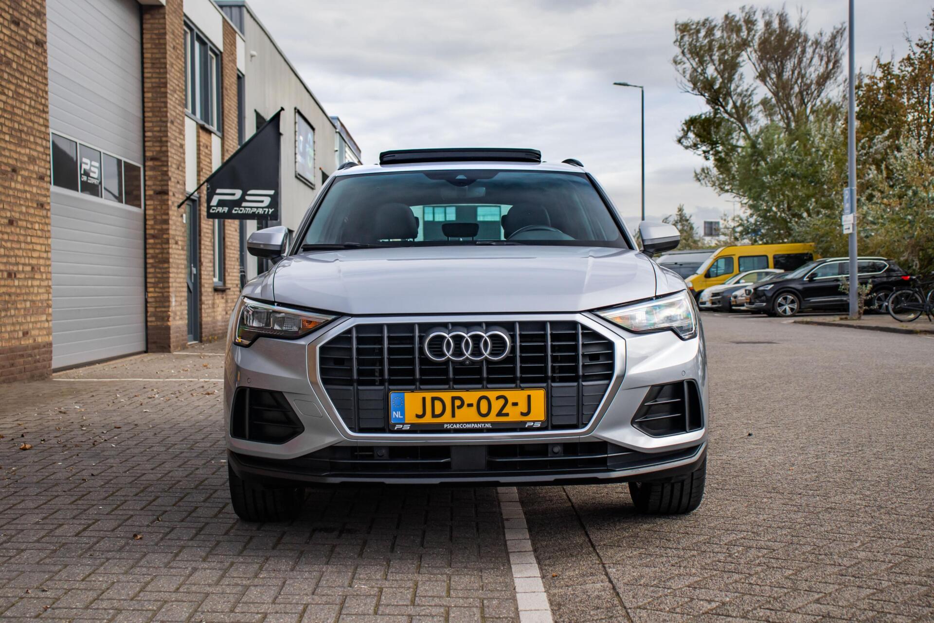 47896379-8.jpg