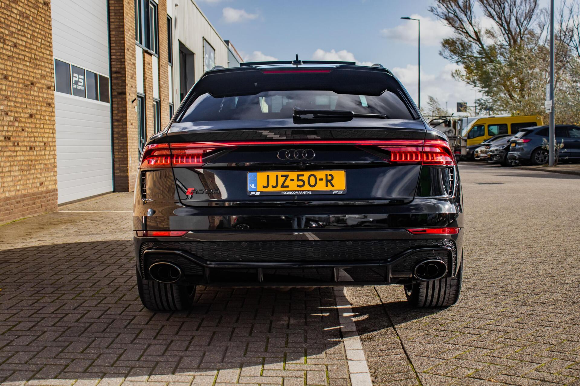 48673849-4.jpg
